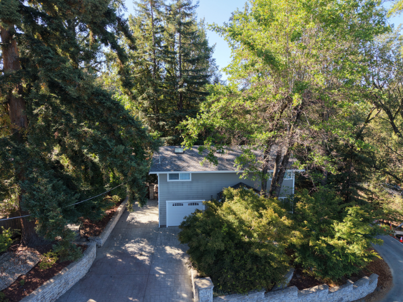 21670 Woolaroc Drive Los Gatos, CA 95033