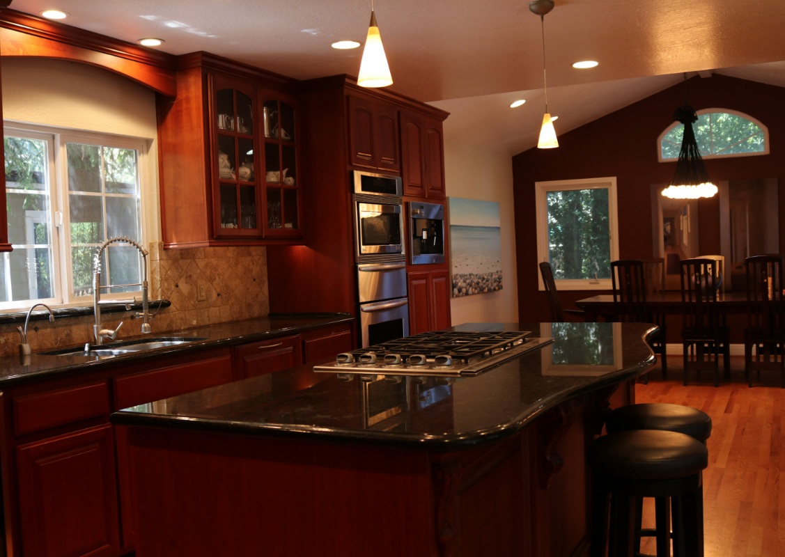 21670 Woolaroc Drive Los Gatos, CA 95033